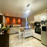 Maison 8 pièces / 217 m² / 775 000 € / LE PUY-SAINTE-REPARADE