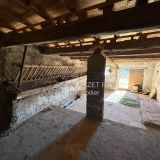 Maison 6 pièces / 250 m² / 220 000 € / SEYNE