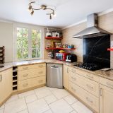 Maison 8 pièces / 200 m² / 525 000 € / PUGET-VILLE